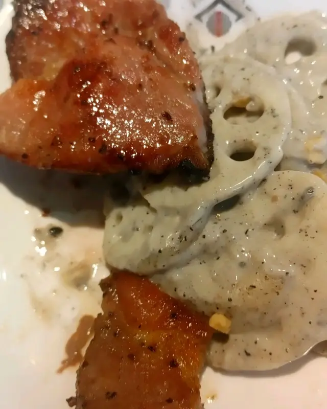 양념이 잘 배어 있는 돼지갈비