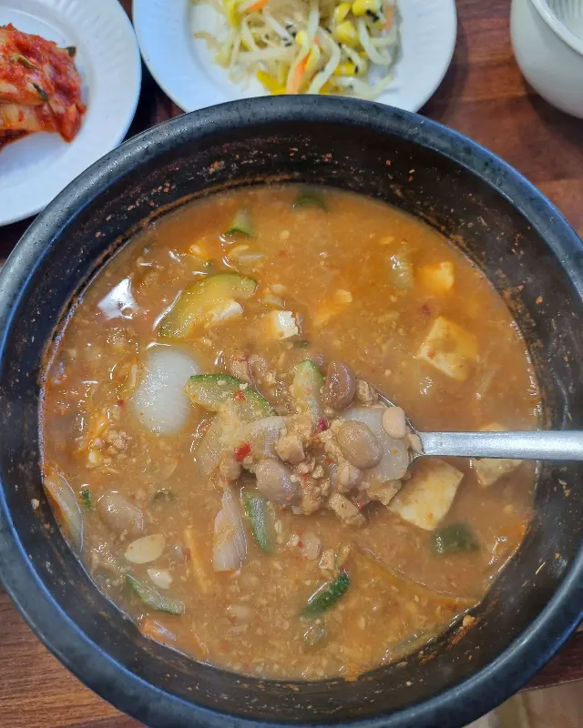 청국장 뚝배기의 모습