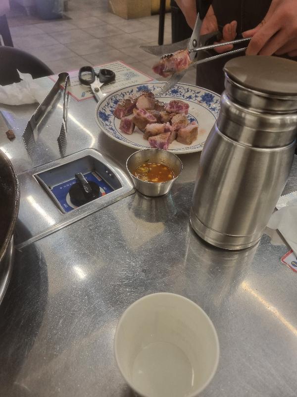 직원분이 직접 구워주는 맛있는 삼겹살