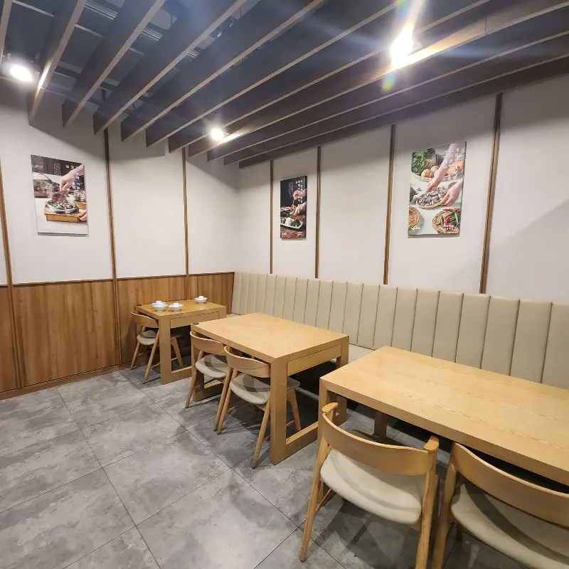 깔끔한 매장 내부