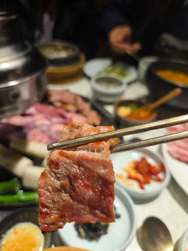 육즙이 살아있는 흑돼지