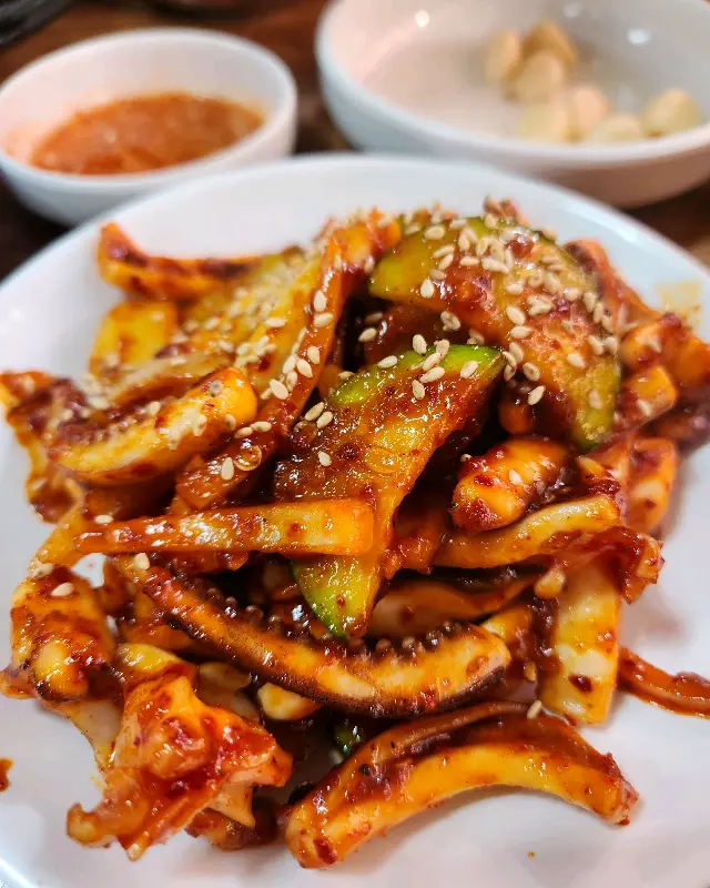 매콤달콤한 오징어볶음