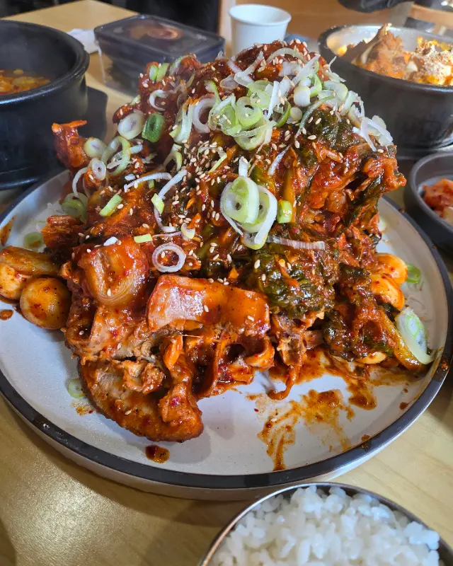뼈찜과 라면사리