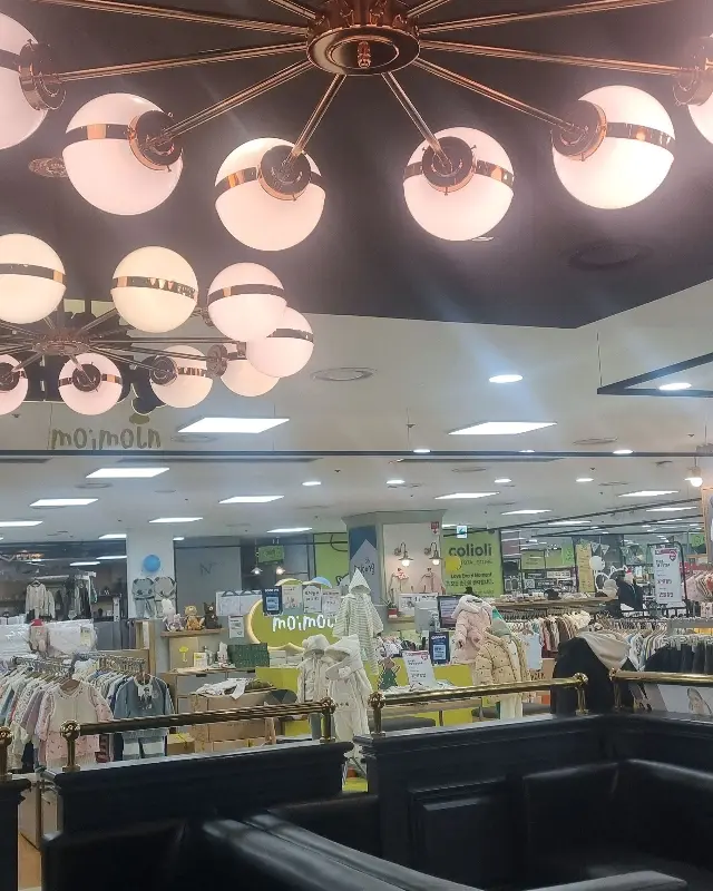 쇼핑몰 내부 모습
