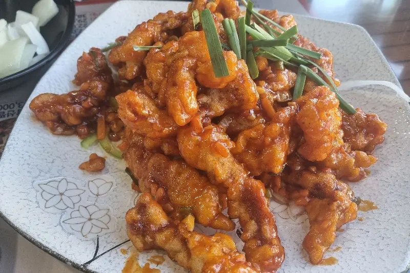 해물간짜장의 푸짐한 양