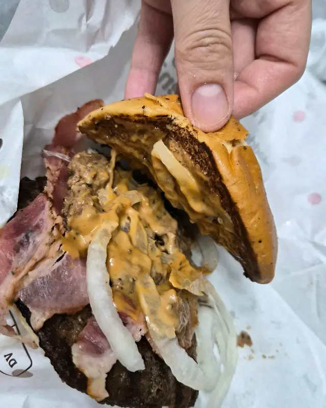 살사베르데 버거 단면