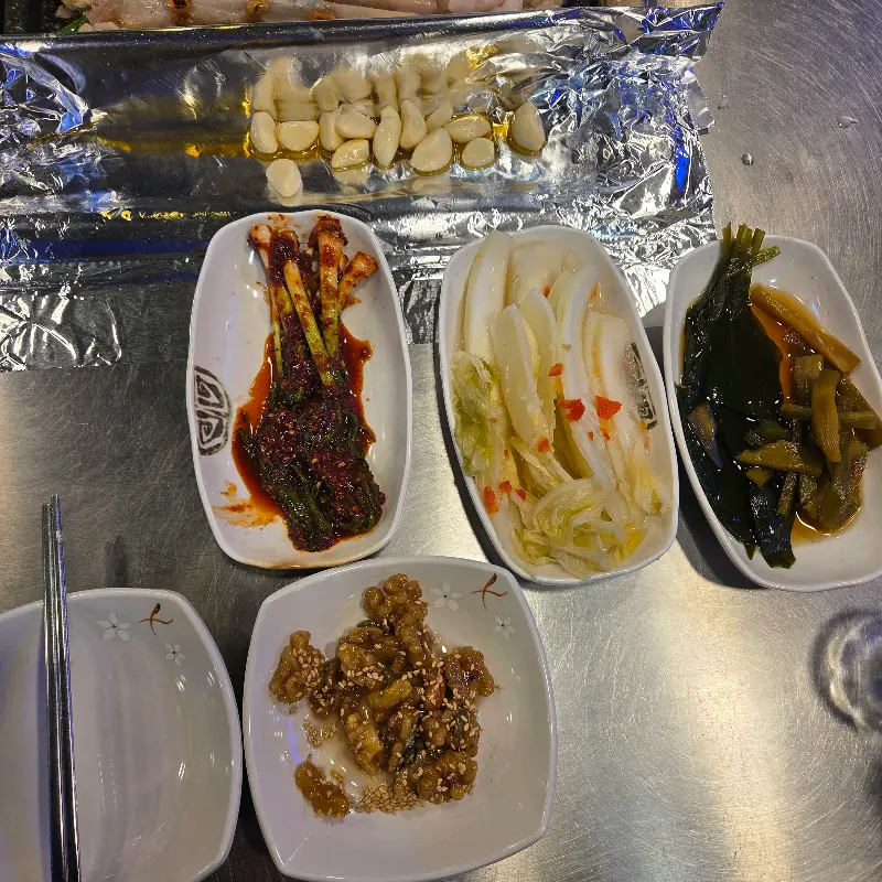 다양한 밑반찬 클로즈업