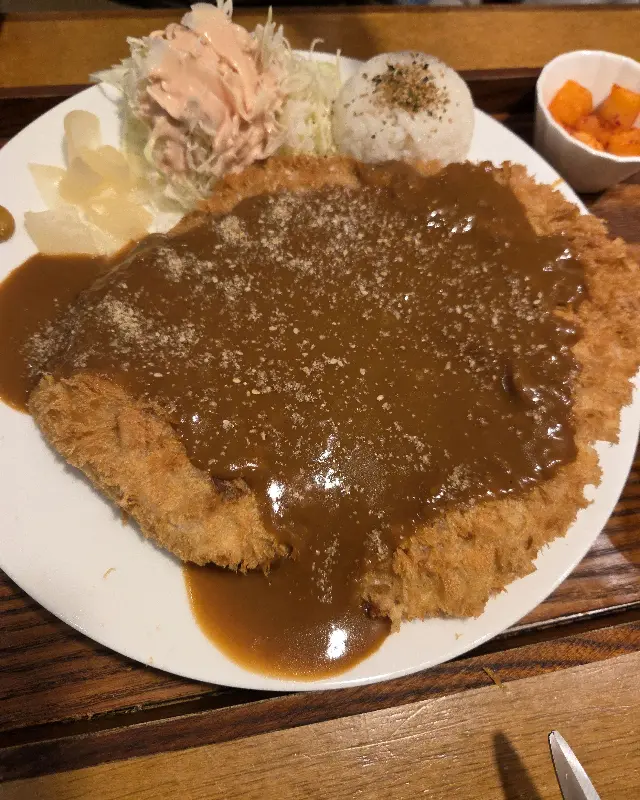 푸짐한 양의 돈까스