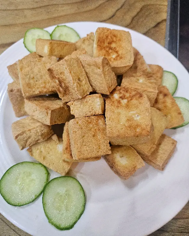 튀긴 두부 요리의 모습