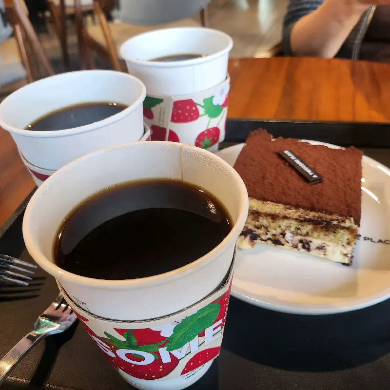 커피와 티라미수