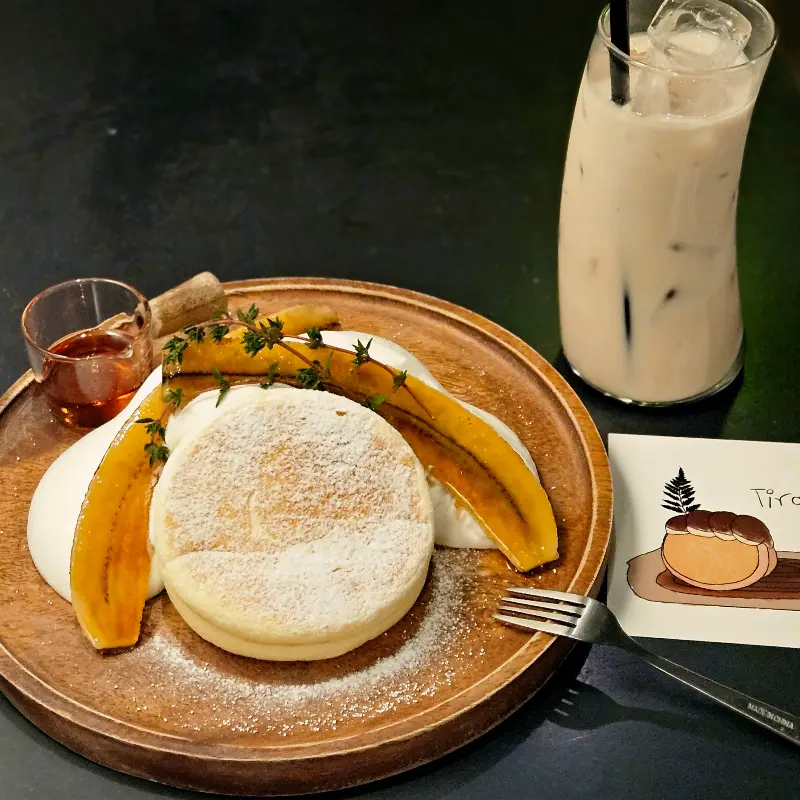 바나나 브륄레 수플레와 음료의 조화