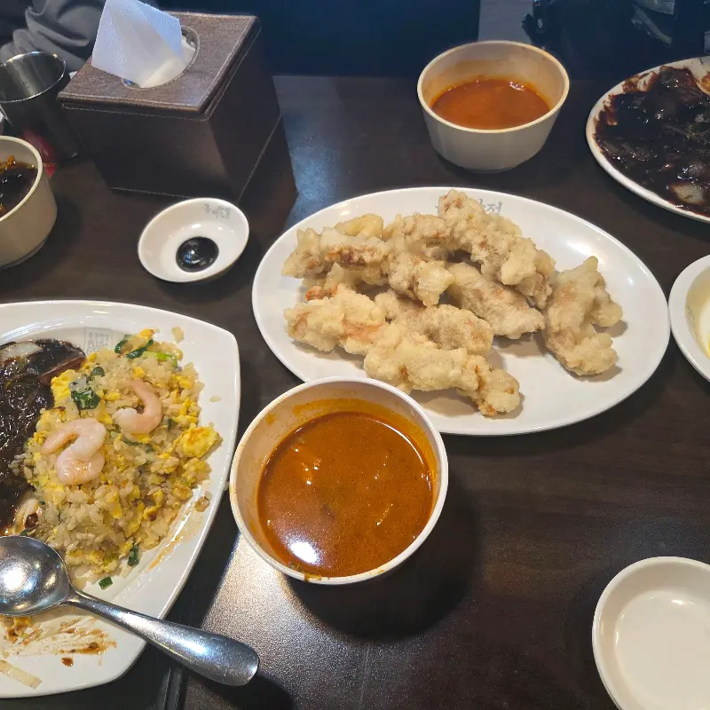 짜장면, 탕수육, 볶음밥의 조화