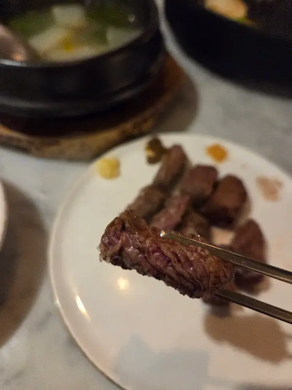 젓가락을 멈출 수 없게 만드는 환상적인 맛