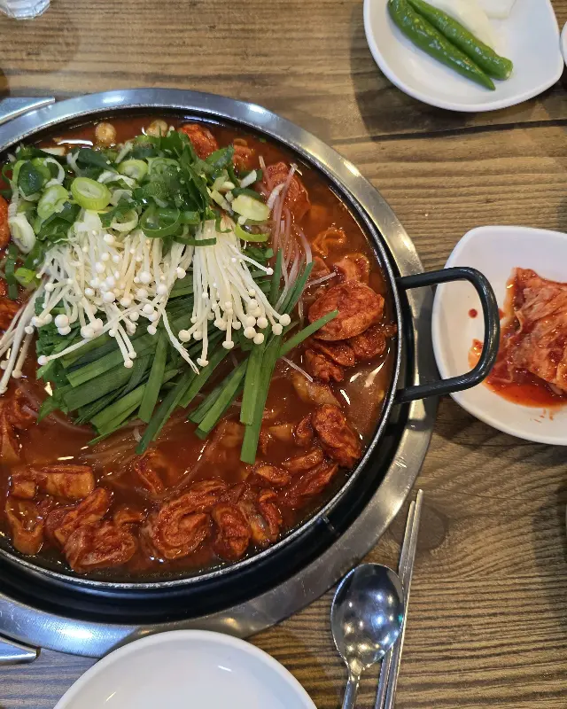 전골과 함께 즐기는 밑반찬