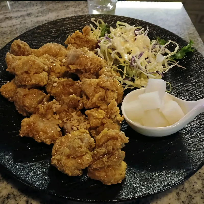 달콤 짭짤한 맛이 일품인 닭강정