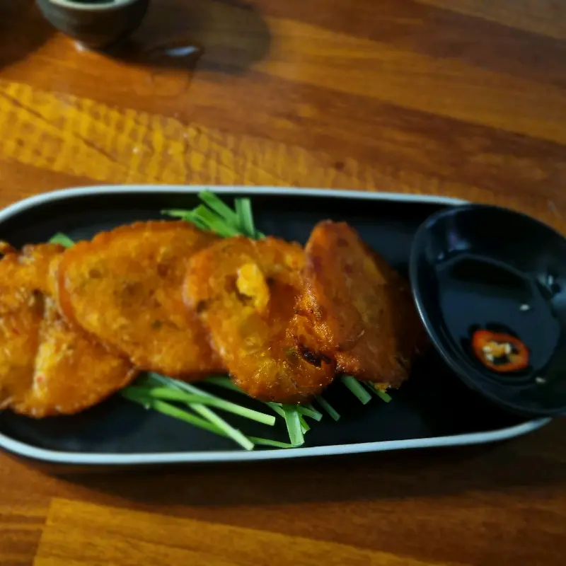 겉은 바삭하고 속은 촉촉한 김치전