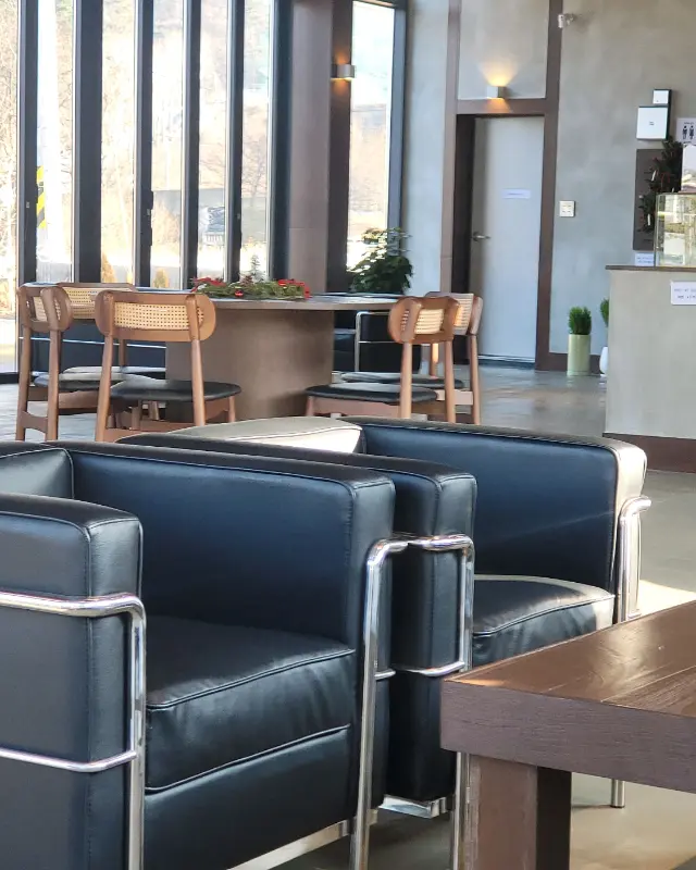 카페 내부 좌석