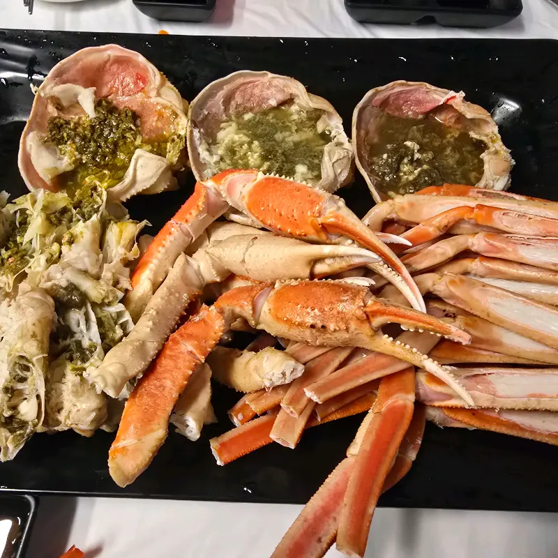 신선한 대게 요리