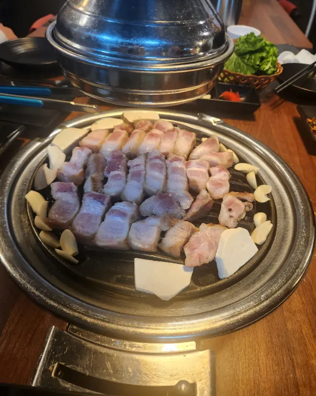 불판 위의 주먹구이