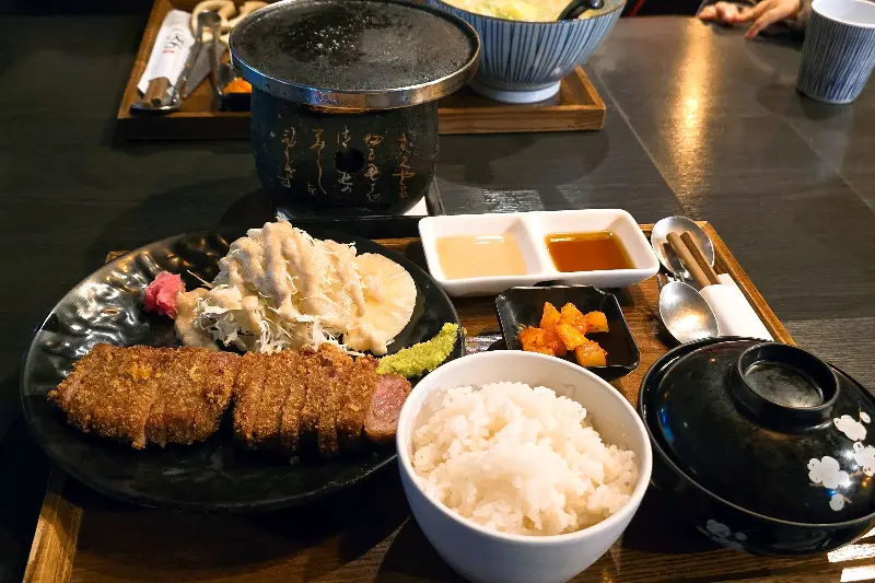 규카츠 정식 한상차림