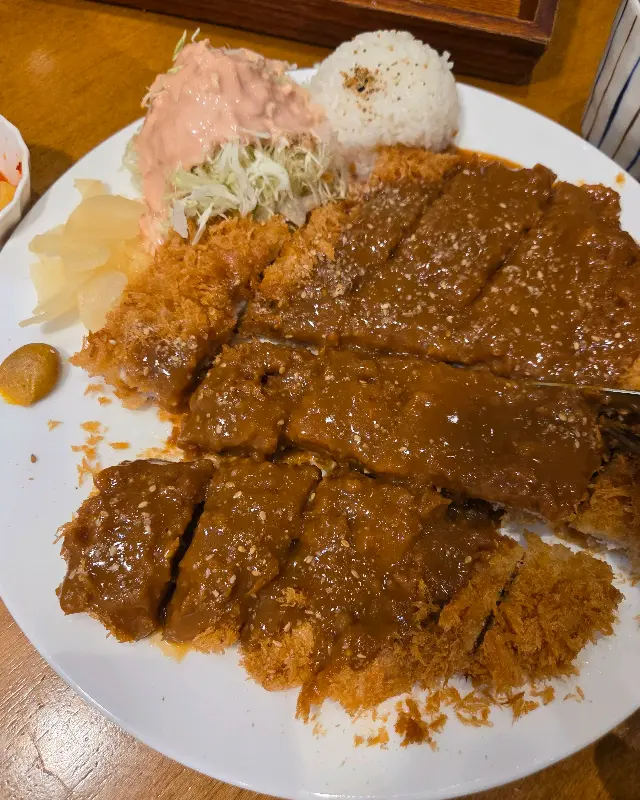 윤기가 흐르는 등심카츠