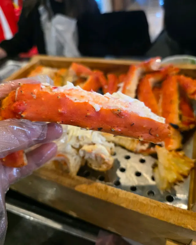 살이 꽉 찬 킹크랩 다리