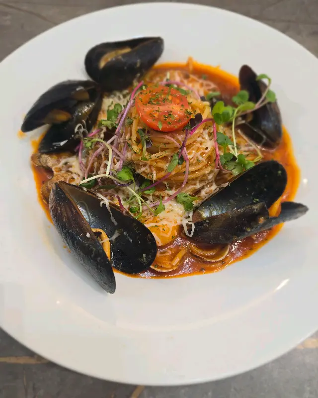 해산물이 가득한 오이스터 파스타