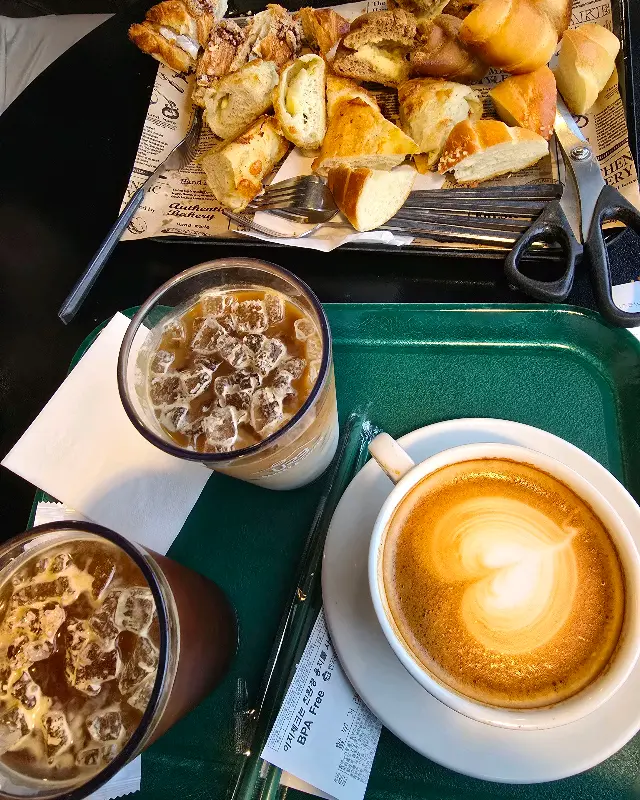 따뜻한 라떼 아트