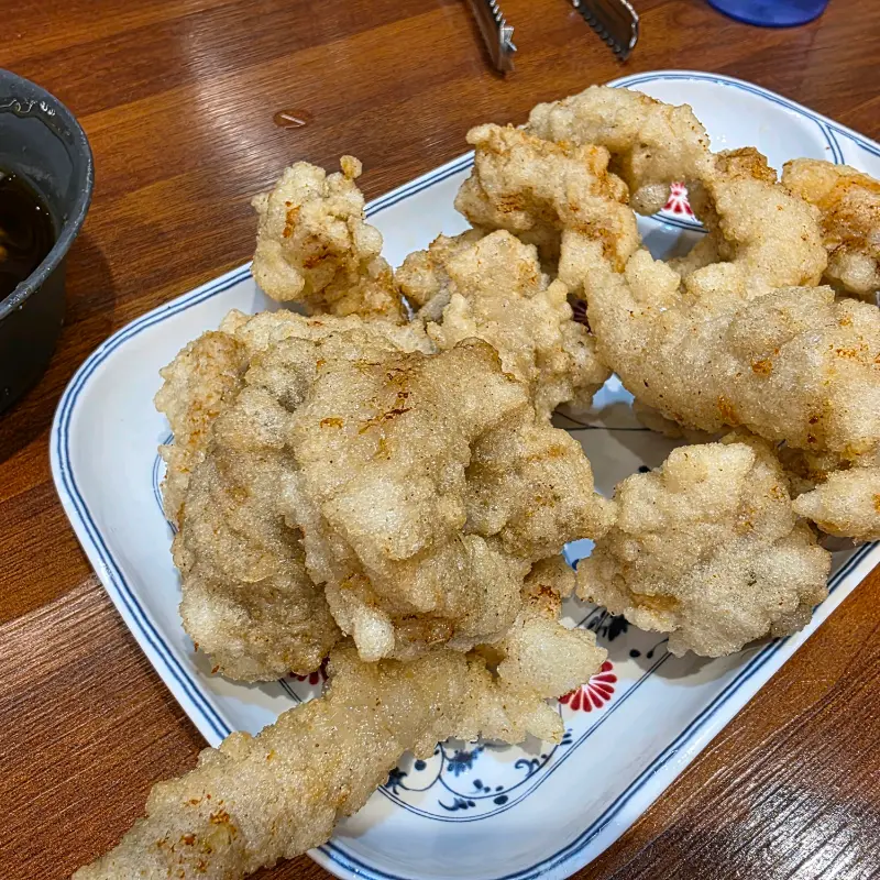 도야짬뽕 내부 테이블 풍경