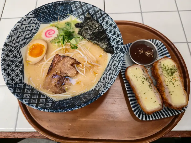 라멘과 돈까스의 환상적인 조합