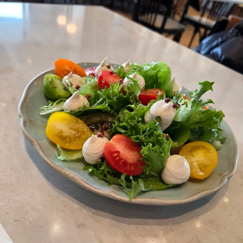 로마옥의 아름다운 샐러드