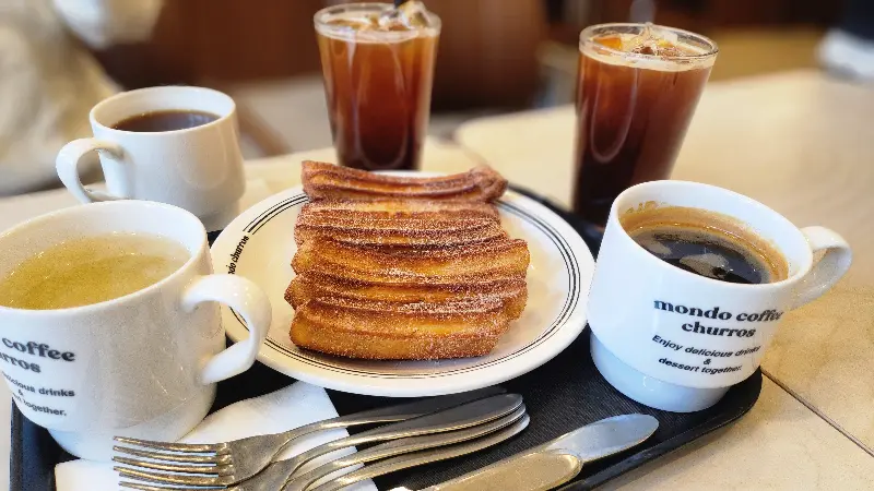 몬도커피 한 상 차림