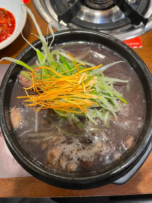 영양 가득한 삼계탕