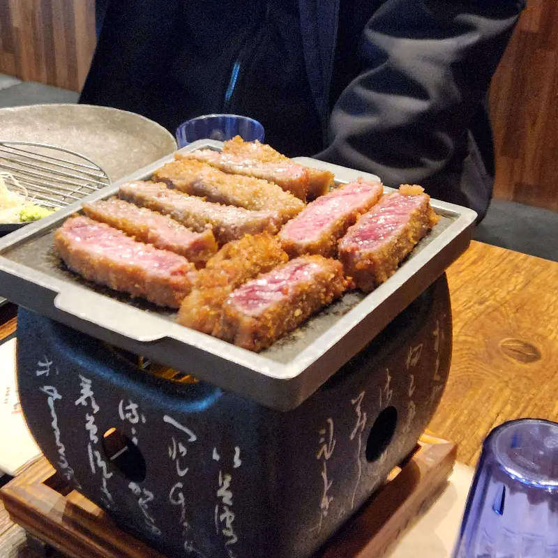 후라토식당 광명GIDC점 규카츠 굽는 모습