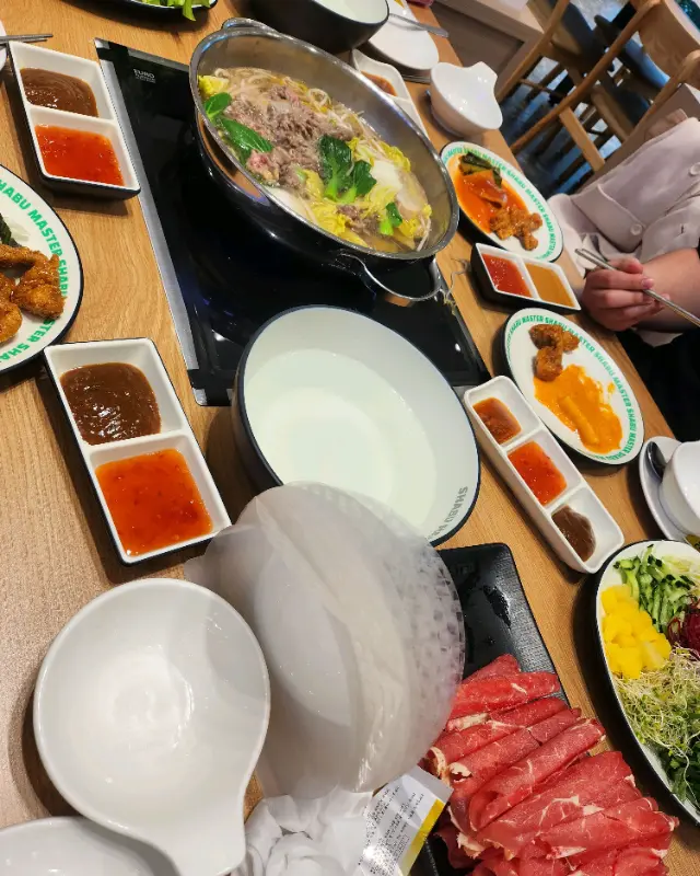 샤브샤브와 다양한 소스, 월남쌈 재료