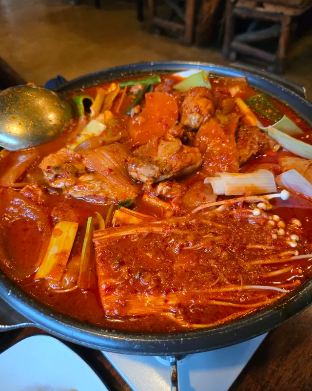 윤기가 자르르 흐르는 닭고기