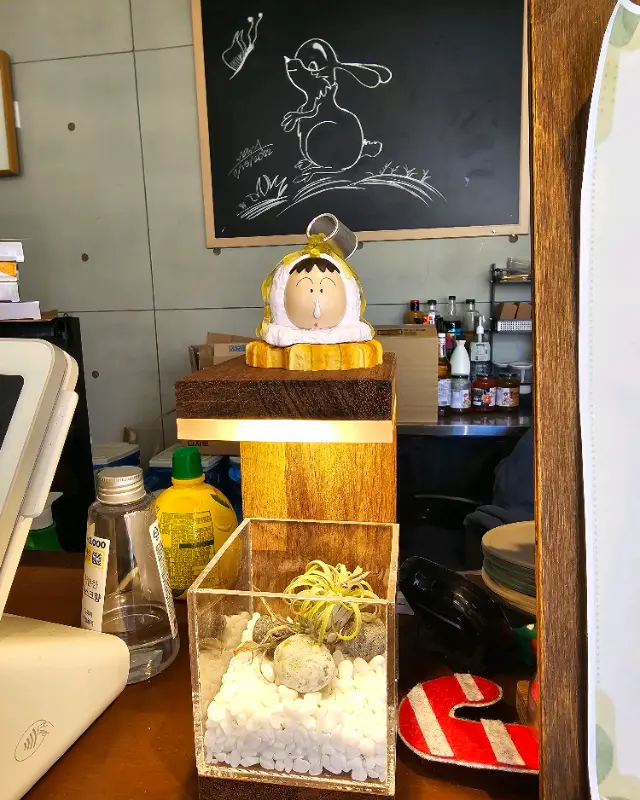 카페 내부의 아기자기한 소품