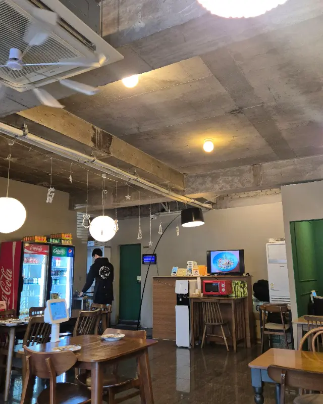 PS파스타 내부 전경