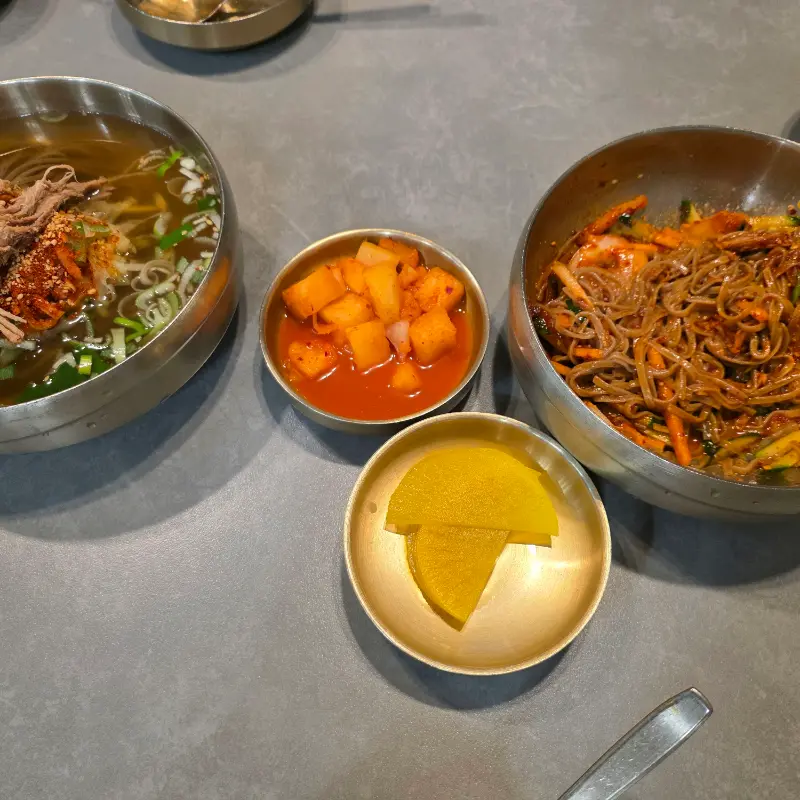 온소바, 비빔소바, 깍두기