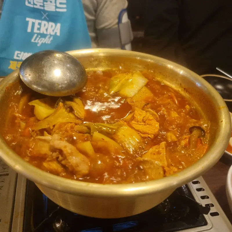 푸짐한 닭도리탕, 술안주로 제격