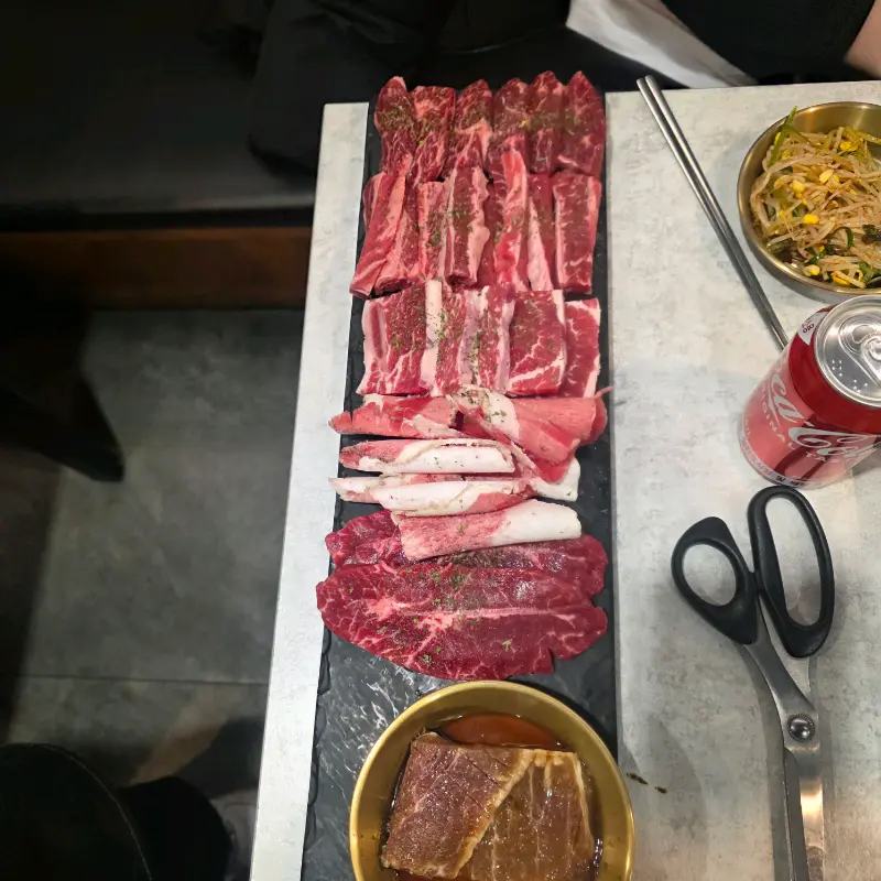 맛있게 구워진 LA갈비