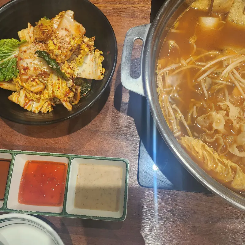 샤브샤브와 곁들여 먹기 좋은 겉절이