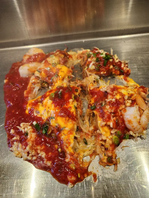 철판 위에서 익어가는 야끼소바