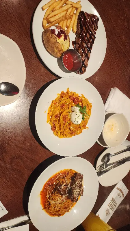 스테이크와 파스타