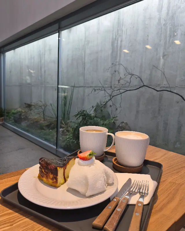 심플한 테이블 세팅