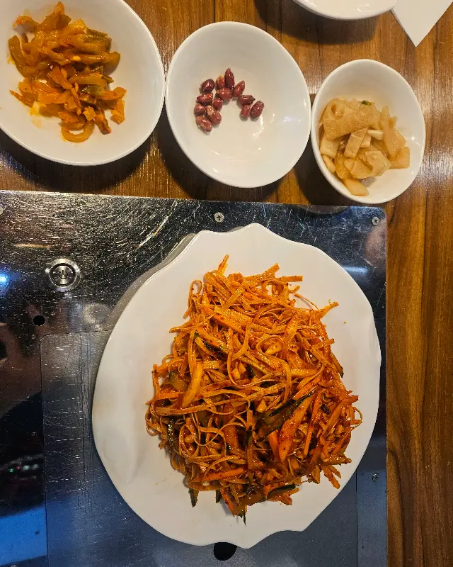 푸짐한 기본 반찬