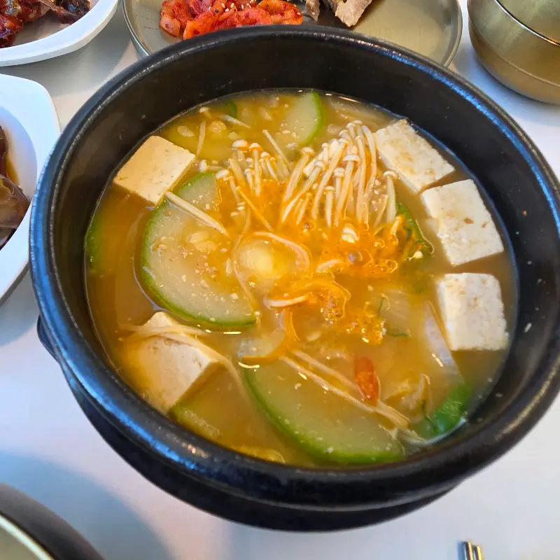 윤기가 흐르는 간장게장