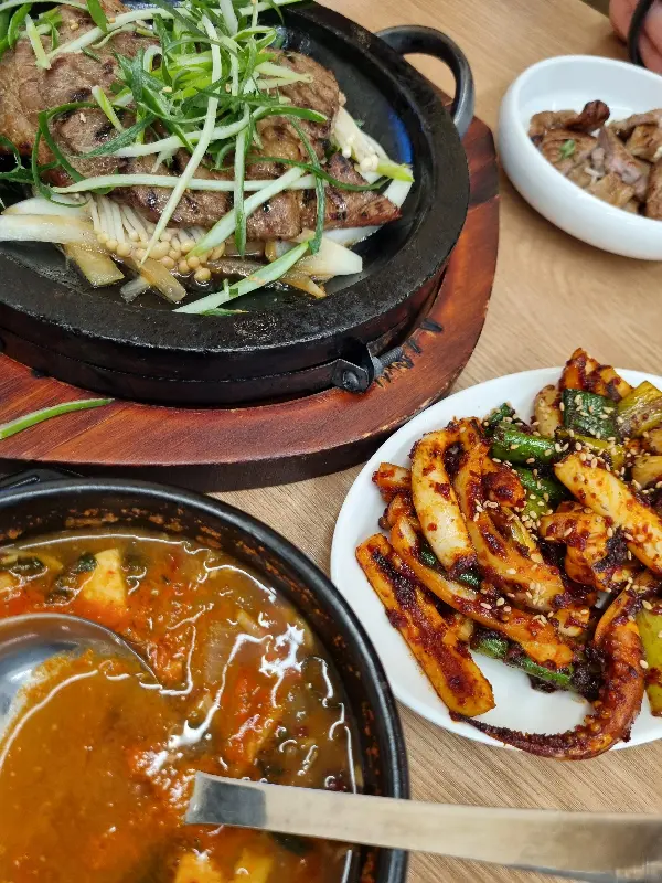 다채로운 메뉴 구성