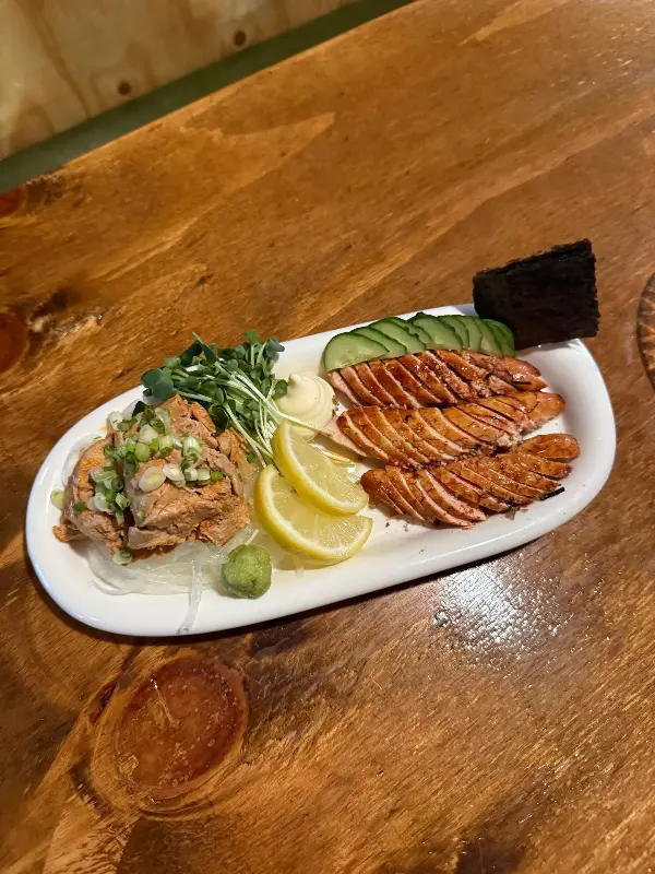 윤기가 흐르는 메로구이와 곁들임