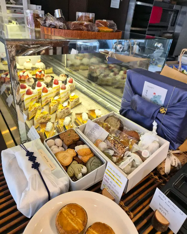 다양한 디저트 선물 세트